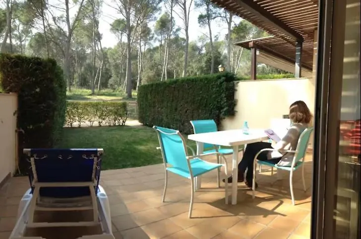 Nice House And Pool By The Golf Course And Close To The Sea! Pals Holiday home
